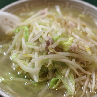 愛川欽也さん愛した極上タンメン、飯田橋「おけ以」 優しいスープの味わいとジューシー餃子に、キンキンが通いつめた