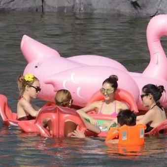 中国の水中麻雀がマジで楽しそう過ぎる！ 雀卓を池に浮かべて、プカプカ＆ジャラジャラ