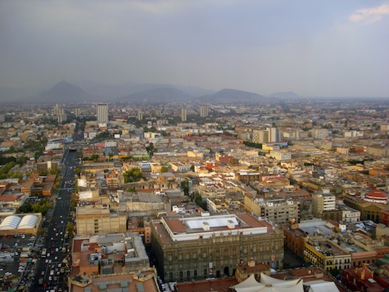 ※メキシコシティは世界一の“交通地獄”と呼ばれている。写真はfreeimagesより。
