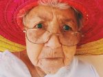 oldwoman-trank-00